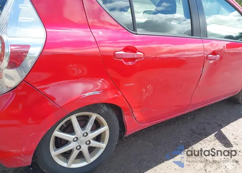 2012 Toyota Prius C Four/One/Three/Two z USA, uszkodzony, nr VIN JTDKDTB37C1031430